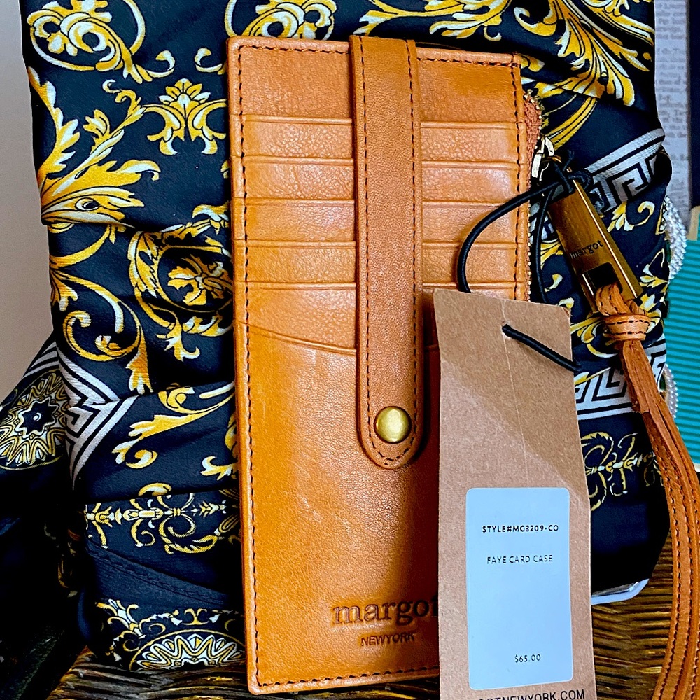 Margot Tan Card Case with 13 card holders! Also a FREE GIFT 🎁 WITH THE PURCHASE